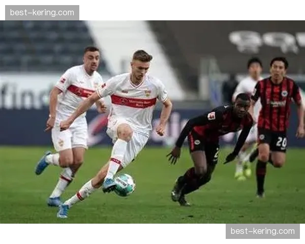 斯图加特进攻压上过猛 防守转换时中场保护存在空档